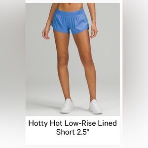 Lululemon Blue Nile Hotty Hot shorts size 4 2.5 inch